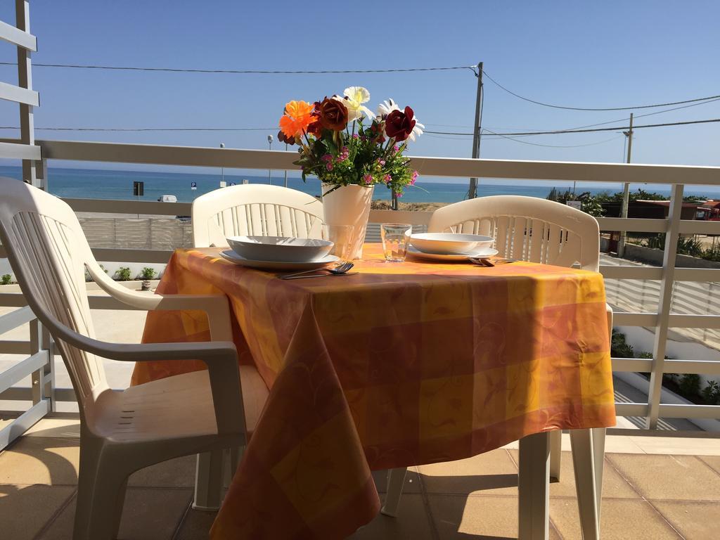 Casa Vacanze Playa 54 كاستيلاّماري ديل غو المظهر الخارجي الصورة